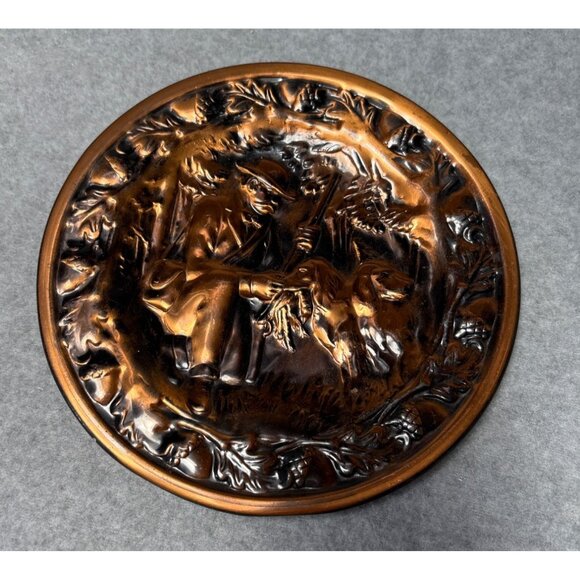 Vintage Embossed Copper Wall Plaque Hunting Scene 6.5" Diameter Round Rustic Dec - Picture 2 of 6
